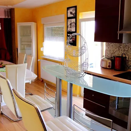 Appartement Euro As *